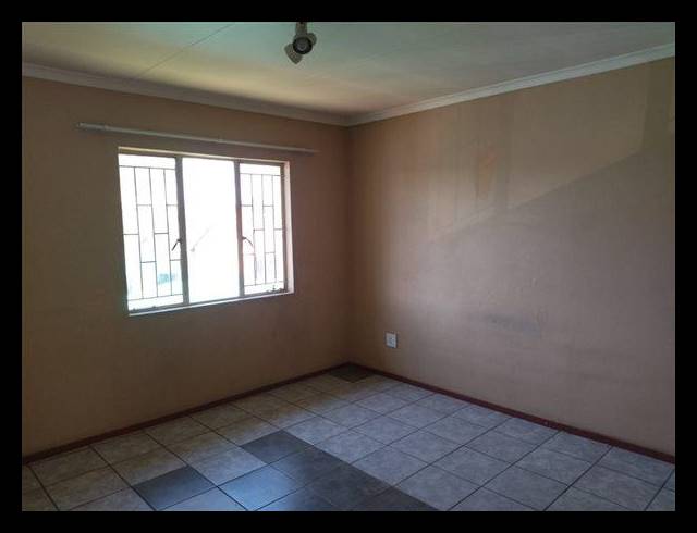 2 BEDROOM APARTMENT FOR SALE IN PARKDENE